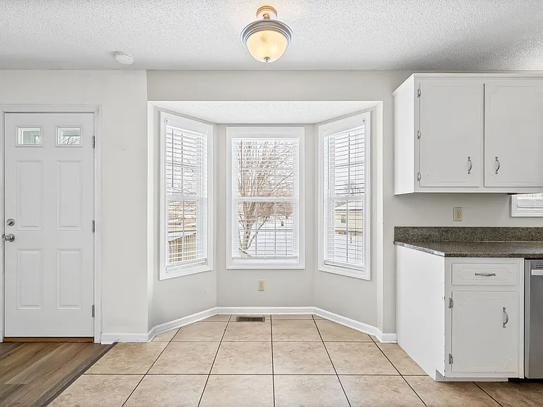 3269 Tabby Dr — Photo 8