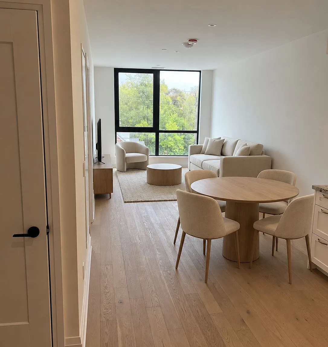 Glen Hill Condos — Photo 2