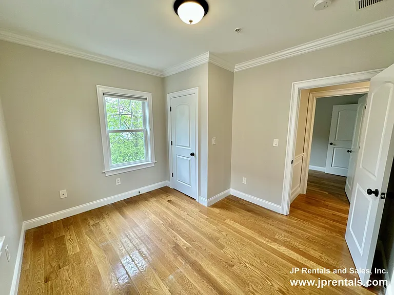 3411 Washington St #3 — Photo 8