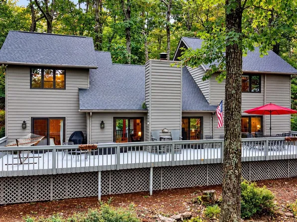 27 Veery Ln, Roseland, VA 22967