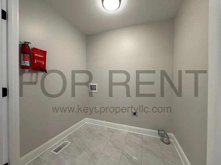 31647 Pinewood Dr — Photo 4