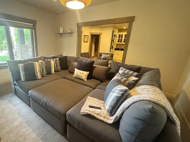 2060 Paddington Dr — Photo 31