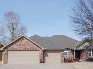 4944 Fairview Rd, Bartlesville, OK 74006