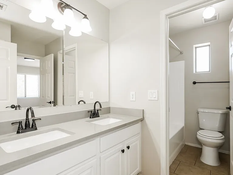 8216 W Globe Ave — Photo 16