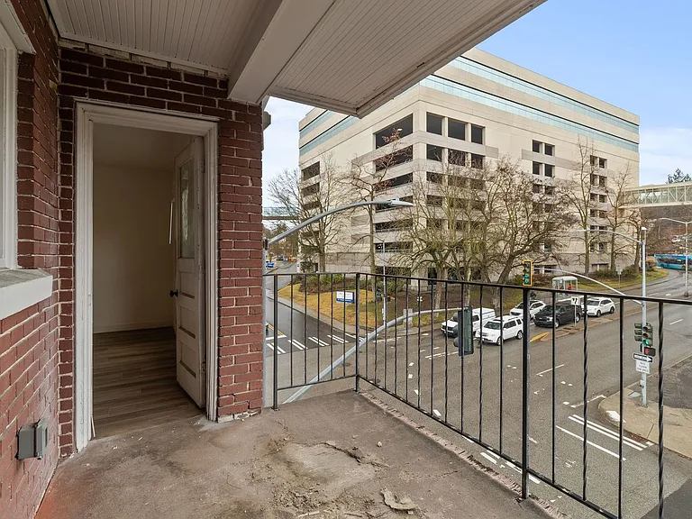 Cambridge Court Apartments — Photo 24