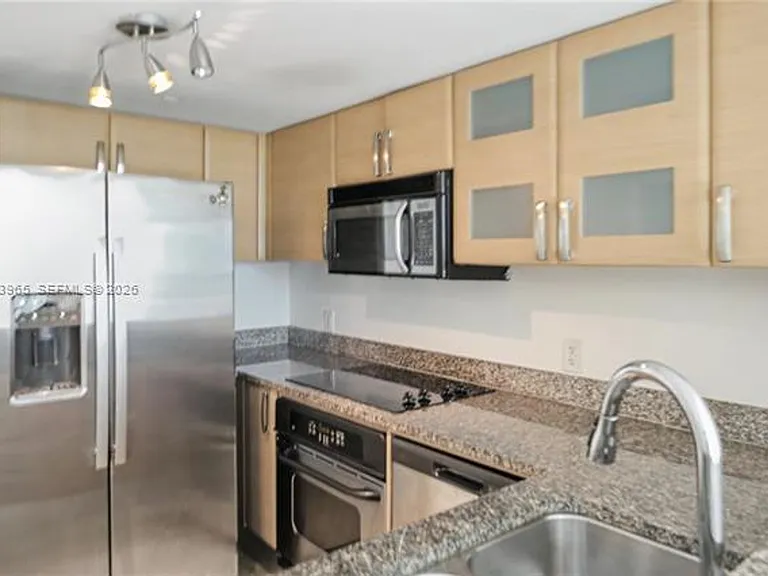 2101 Brickell Ave #CU-1611 — Photo 22
