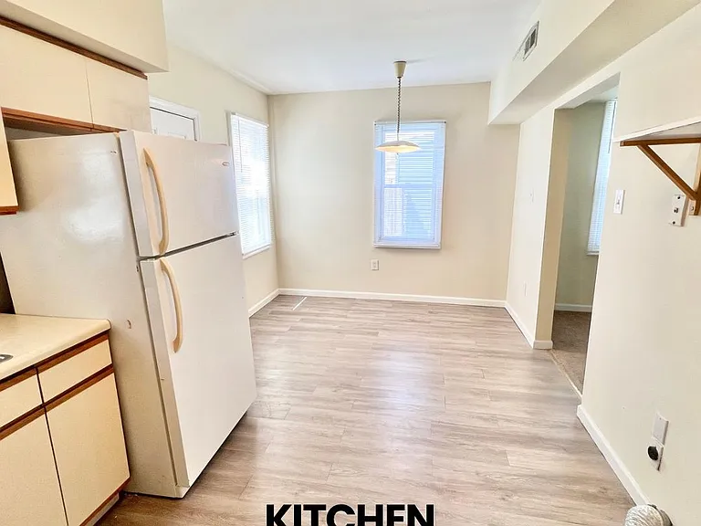 304 Dorrance St #B — Photo 5