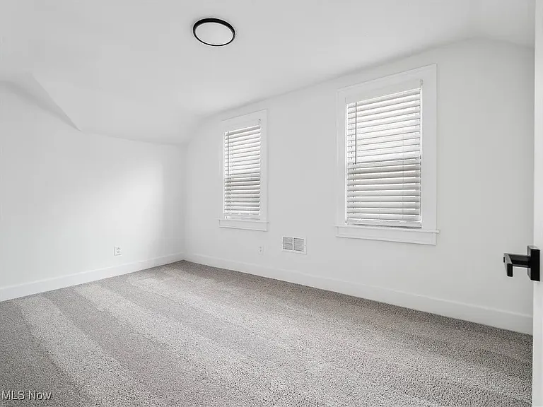 2295 Thurman Ave — Photo 28