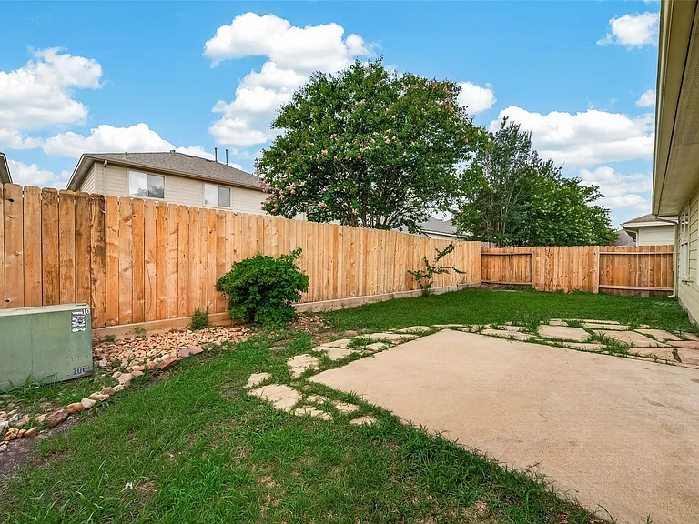 25223 Clover Ranch Dr — Photo 39
