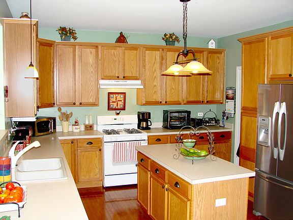 2nd image of 269 Chatsworth Ave