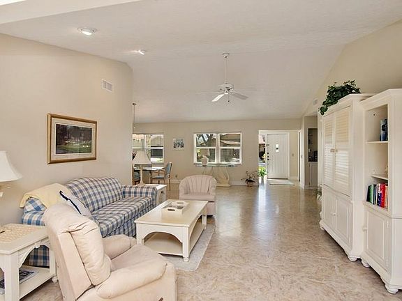2nd image of 8821 SE Eaglewood Way