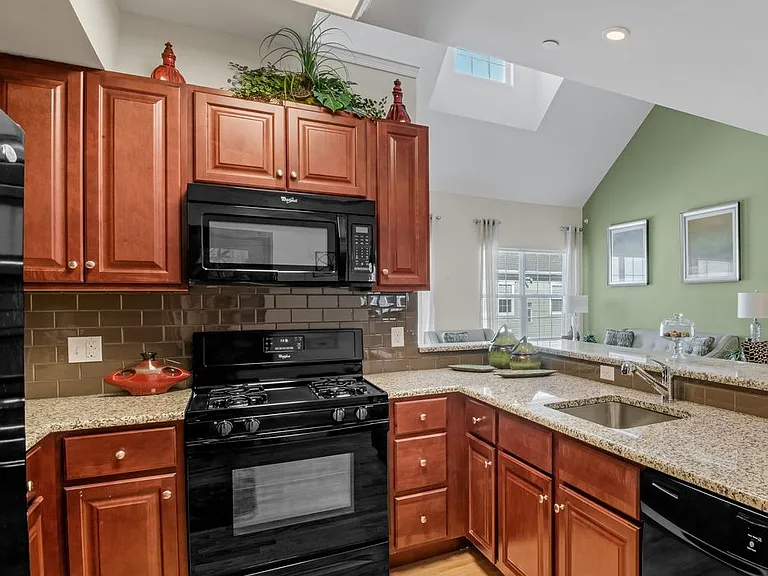 print_101_campbell_blvd_hdr_040