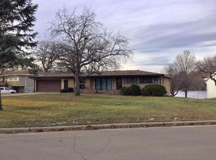 1825 Brookside Cir, Albert Lea, MN 56007