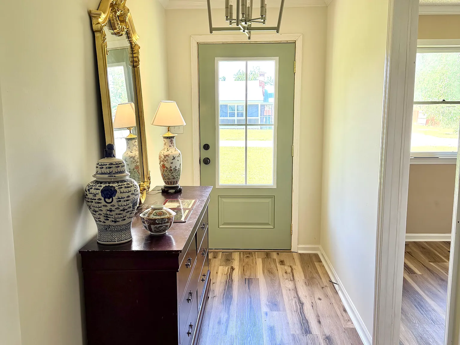 5 bed, 1796 sqft, $3,500 — Photo 4