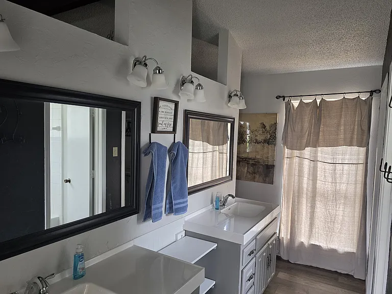 310 Biscay Dr — Photo 2