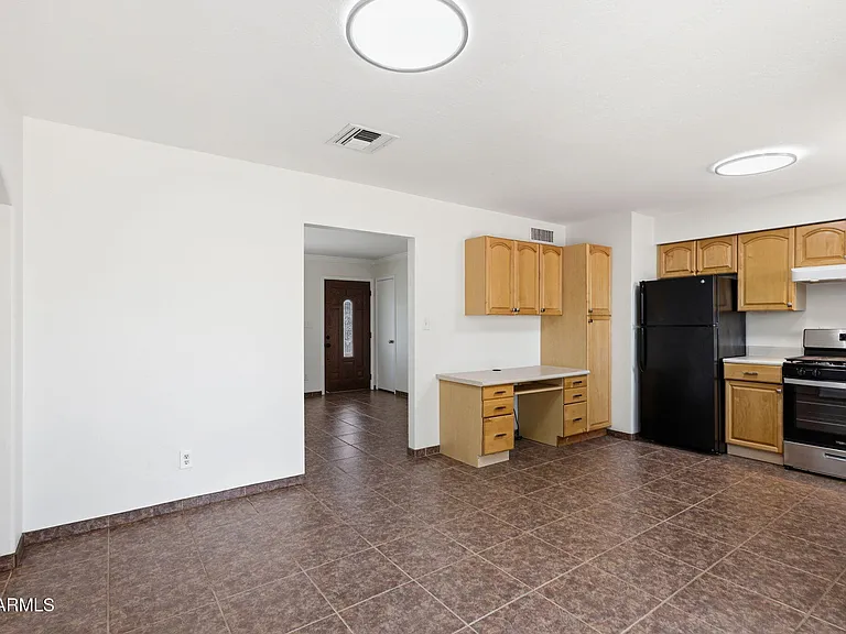 250 E Park Ave — Photo 7