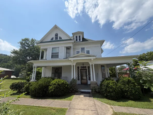 106 Church St, West Union, WV 26456