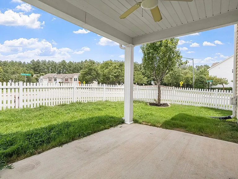 223 Station Dr — Photo 36