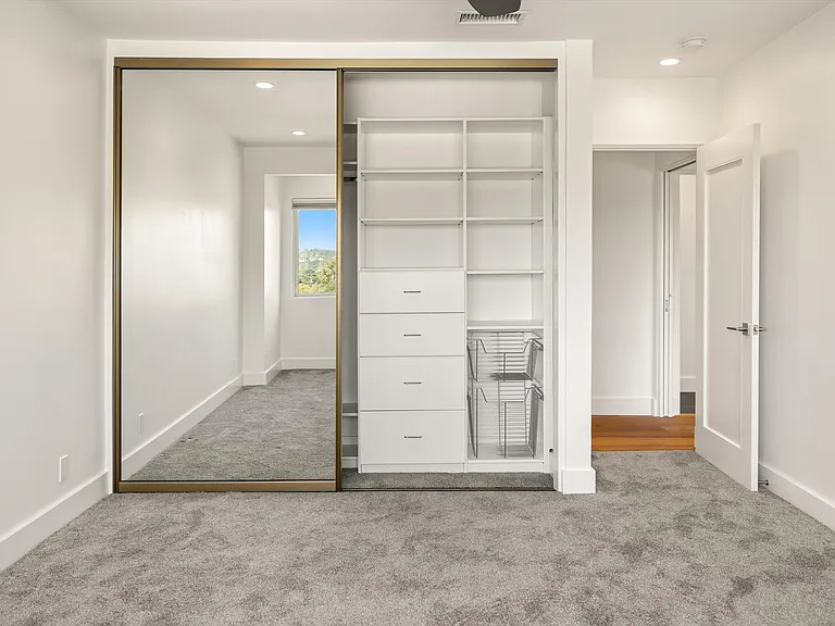 813 E Anapamu St #PENTHOUSE — Photo 17