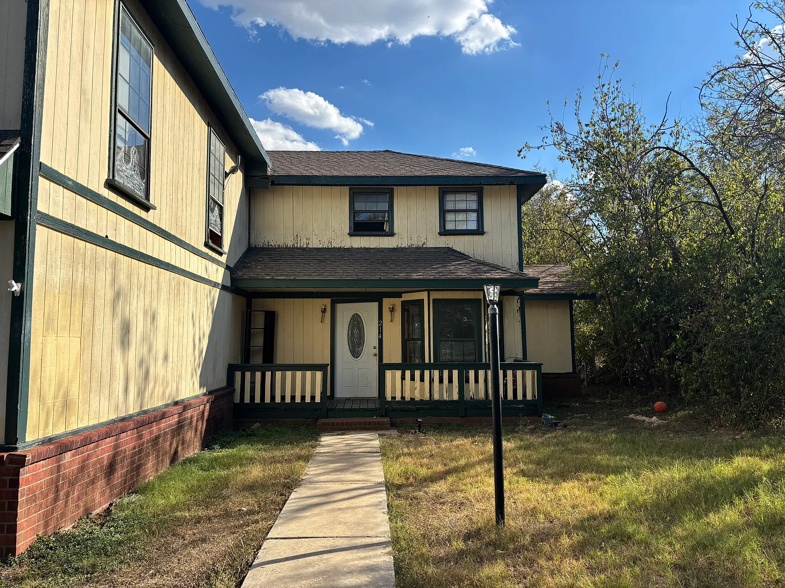 3 bed, 594 sqft, $1,400 — Photo 2