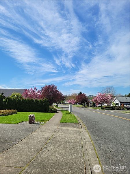 5th image of 506 Skinner Way SW