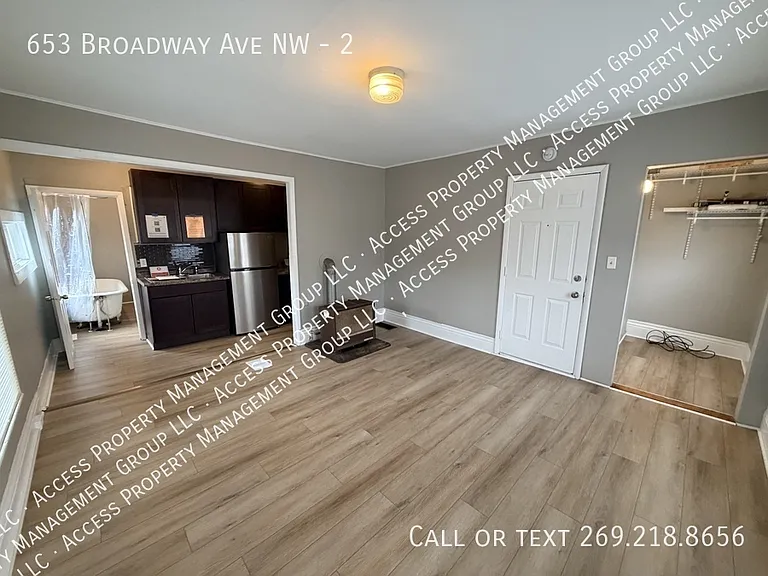 653 Broadway Ave NW #2 — Photo 5
