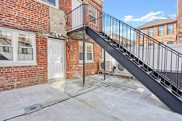 Sold by Douglas Elliman | media 25