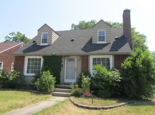 2206 Pinecrest Dr, Ferndale, MI 48220