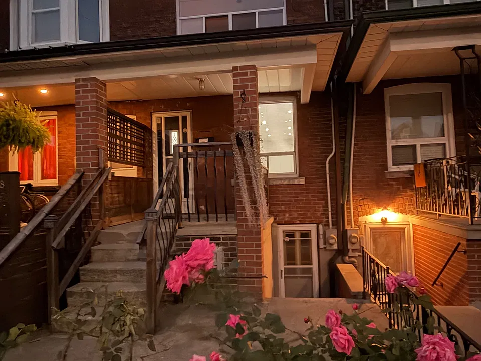 1140 Dovercourt Rd