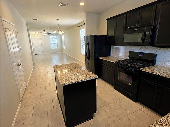 3rd image of 509 Coffee Berry Dr