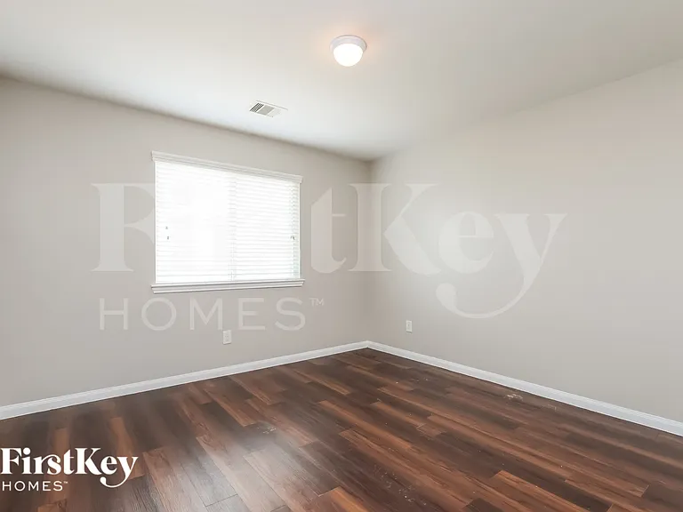 2423 Gianna Way — Photo 12