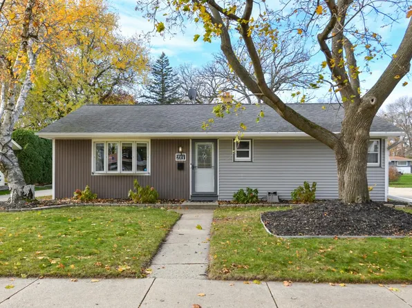2957 South 103rd STREET, West Allis, WI 53227