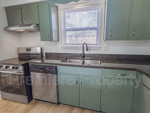 5th image of 224 E Hargis St Unit B
