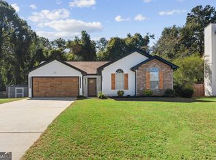 1443 Pebble Ridge Ln, Hampton, GA 30228