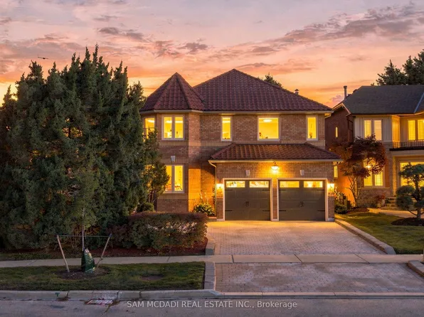 5289 Fallingbrook Dr, Mississauga, ON L5V 1N8