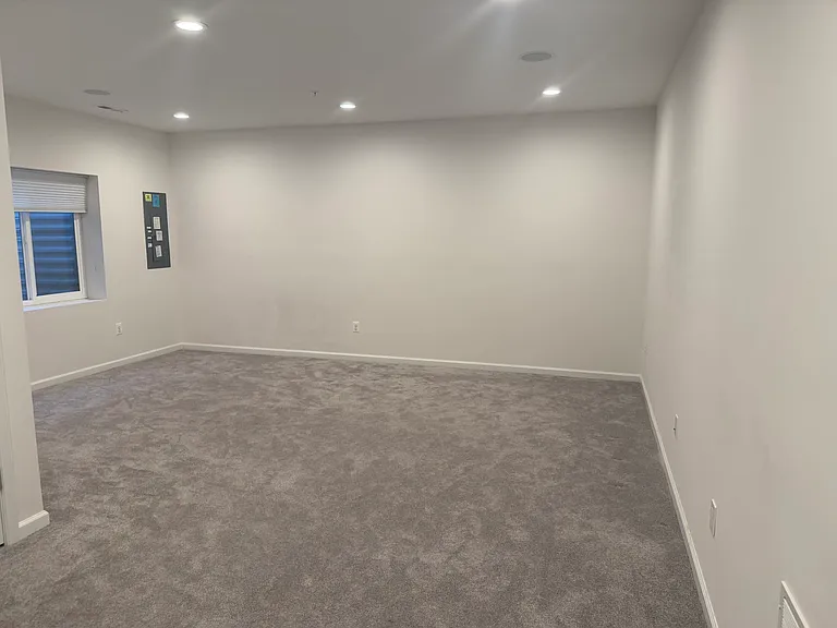 11514 Amherst Ave — Photo 27
