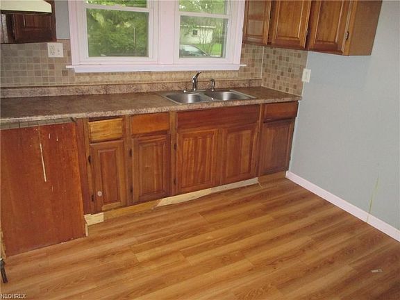 3rd image of 1704 E Midlothian Blvd