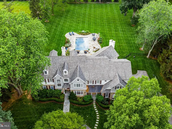 3537 Sawmill Rd, Newtown Square, PA 19073