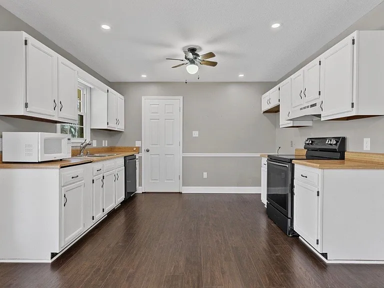 729 Collett Rd — Photo 7