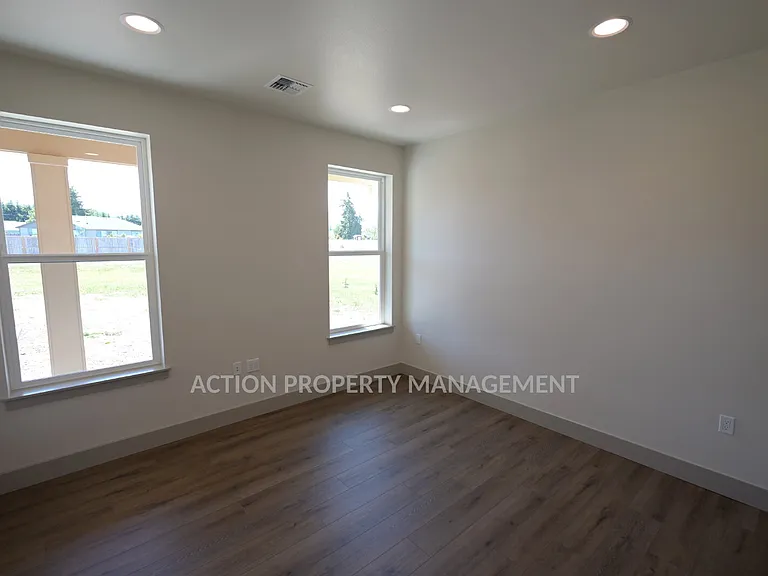 114 Turner Pl — Photo 21