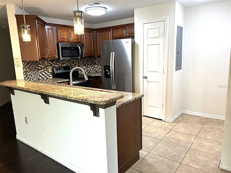 2015 Erving Cir #208 — Photo 5