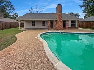 1209 Stonelake Dr, Cleburne, TX 76033