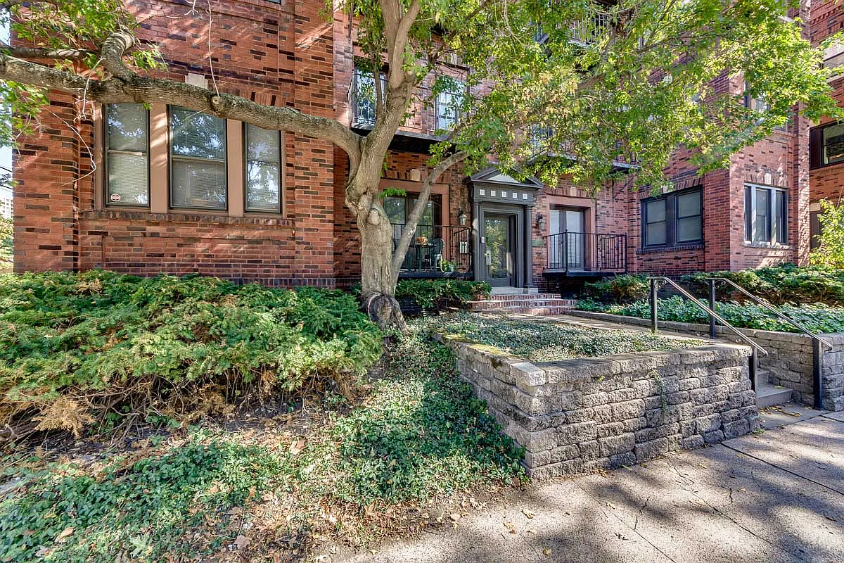 2 bed, 1500 sqft, $2,300 — Photo 4