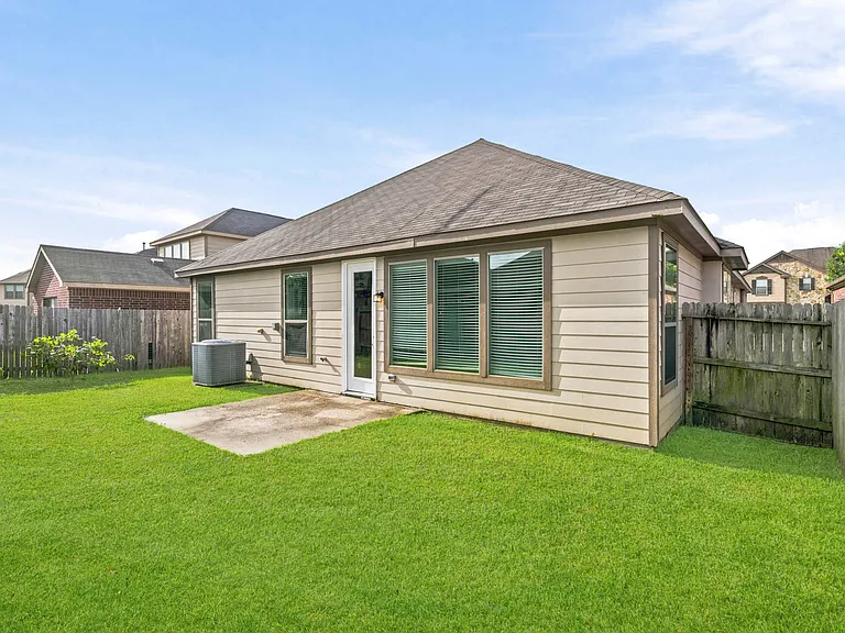 16430 Sheffield Run Dr — Photo 25