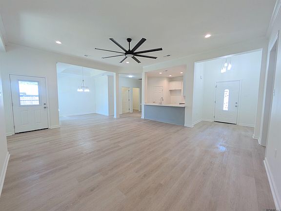 2nd image of 11192 Whispering Oaks Dr
