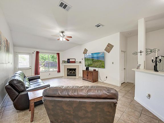 4th image of 104 Edison Dr