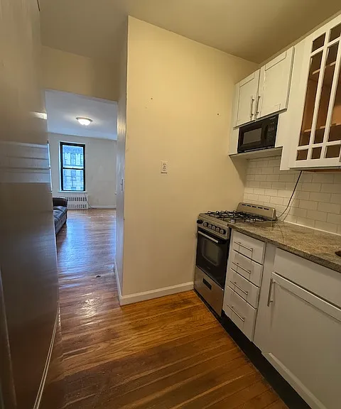 1494 2nd Ave #5B — Photo 6
