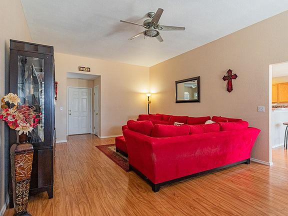 3rd image of 8712 Rainbow Dr