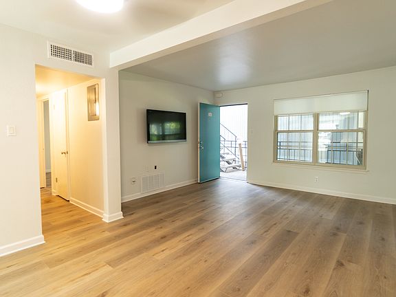 Great flow and brand new floors!