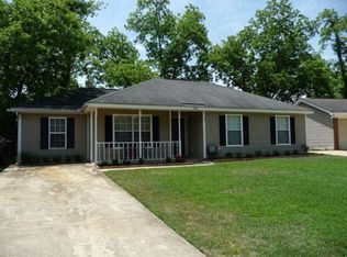 135 Stepping Stone Ln, Albany, GA 31721